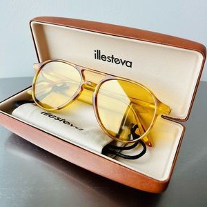 Illesteva Bradley aviator in light tortoise/ honey flat see-thru